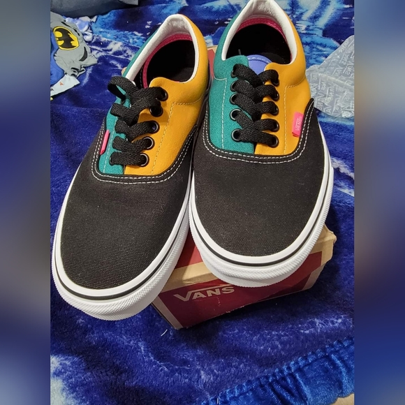 Vans - Picture 2 of 3